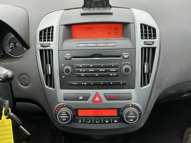 2008 - kia - cee'd sporty wagon - 1.6 x-ecutive - personenauto - afbeelding 11 van  12