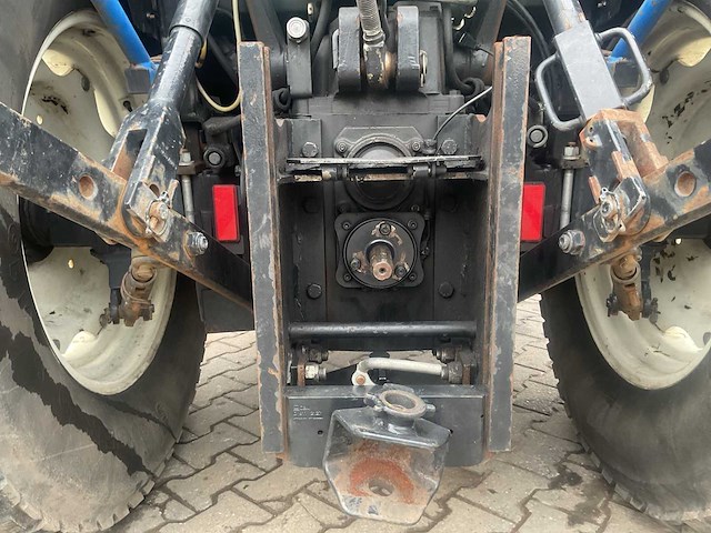 2008 - new holland - t4050 - vierwielaangedreven landbouwtractor - afbeelding 2 van  26