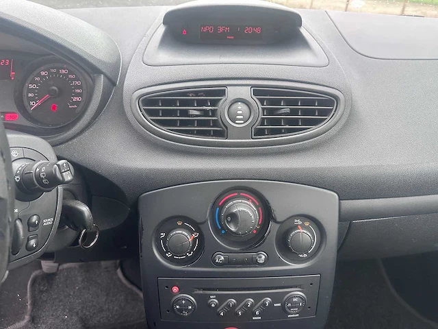2008 - renault - clio - 1.2-16v special line - 31-zh-zf - afbeelding 4 van  17