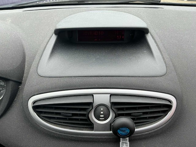 2008 - renault - clio - 1.2 tce rip curl - personenauto - afbeelding 12 van  12