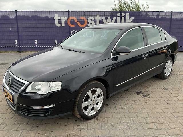 2008 - volkswagen - passat - 2.0 tdi comfortl.bns - personenauto - afbeelding 1 van  12