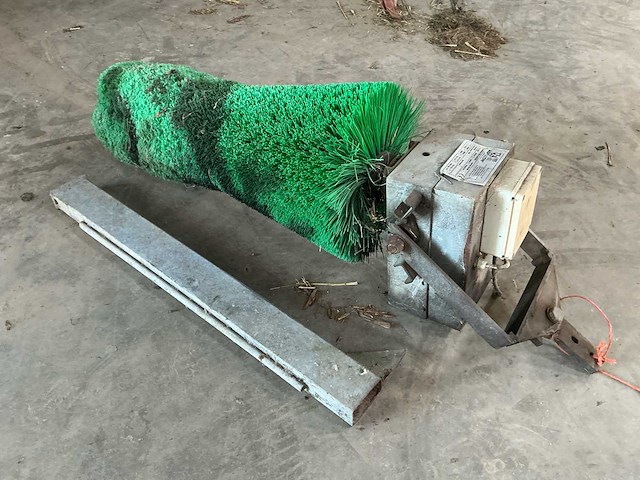 2008 agricow pendolare borstelmachine - afbeelding 1 van  9