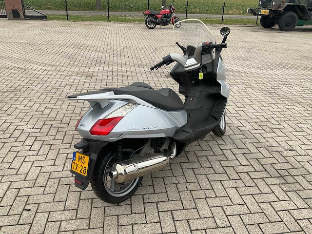 2008 aprilia scooter atlantic 500 sprint motorfiets - afbeelding 9 van  14