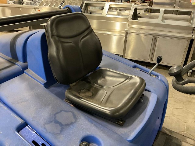 2008 bauscher floortec r 680 b zelfrijdende veegmachine - afbeelding 9 van  13