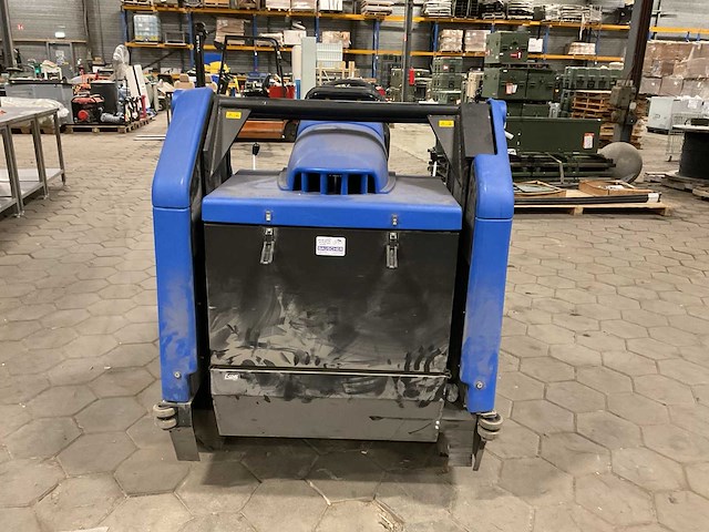 2008 bauscher floortec r 680 b zelfrijdende veegmachine - afbeelding 9 van  13