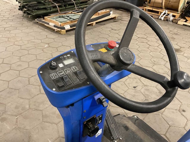 2008 bauscher floortec r 680 b zelfrijdende veegmachine - afbeelding 11 van  13