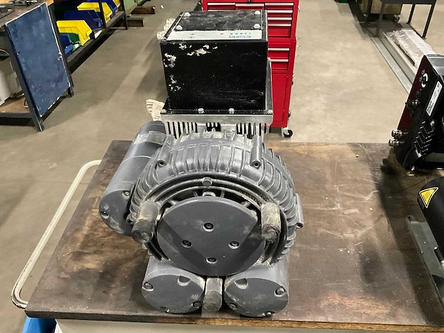 2008 becker sv 8.130/2-492 vacuümpomp - afbeelding 2 van  6