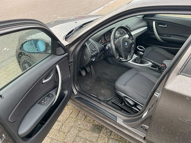 2008 bmw 120i 1-serie personenauto - afbeelding 9 van  32