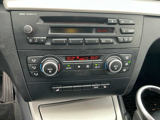 2008 bmw 120i 1-serie personenauto - afbeelding 17 van  32