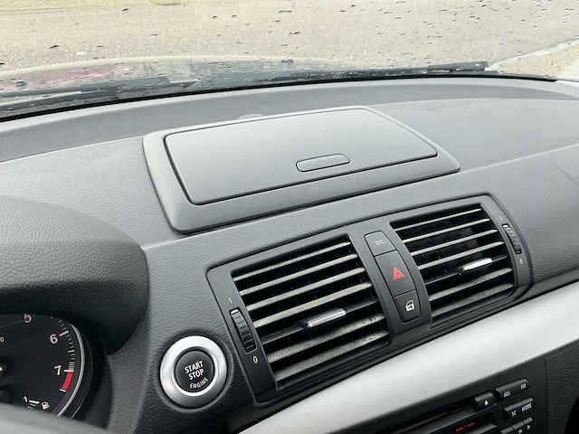 2008 bmw 120i 1-serie personenauto - afbeelding 26 van  32