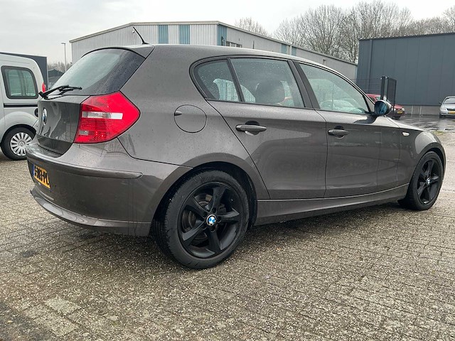 2008 bmw 120i 1-serie personenauto - afbeelding 28 van  32