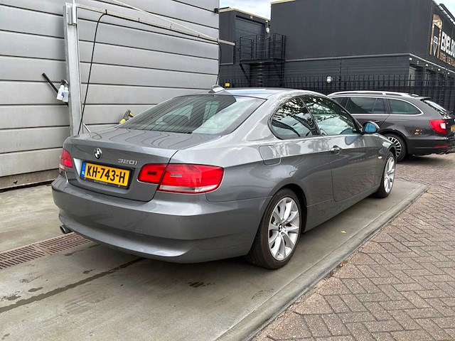2008 bmw 3-serie coupé 320i personenauto - afbeelding 18 van  23