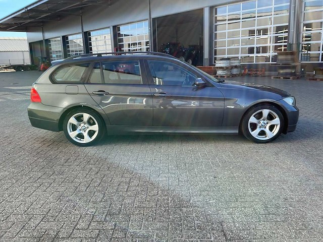 2008 bmw 320i touring personenauto - afbeelding 23 van  27