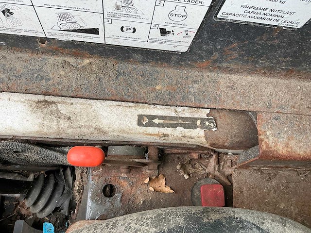 2008 bobcat s300 schranklader defect - afbeelding 18 van  30