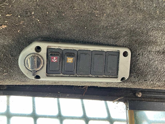 2008 bobcat s300 schranklader defect - afbeelding 19 van  30