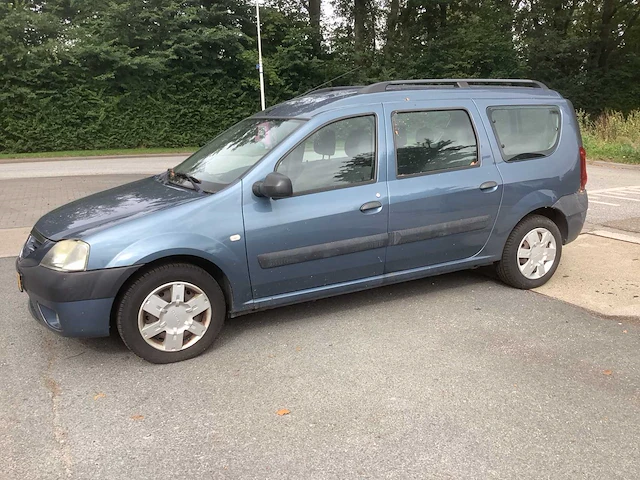 2008 dacia logan mcv 1.6-16v lauréate 7p. personenauto - afbeelding 1 van  15