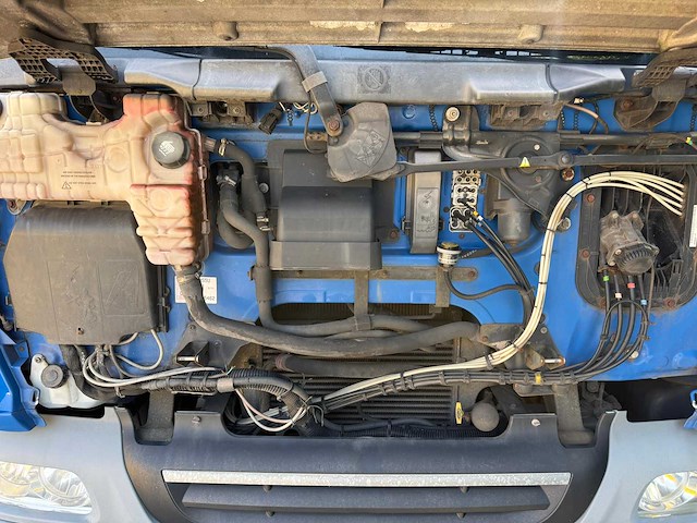 2008 daf lf vrachtwagen met hiab autolaadkraan - afbeelding 12 van  41