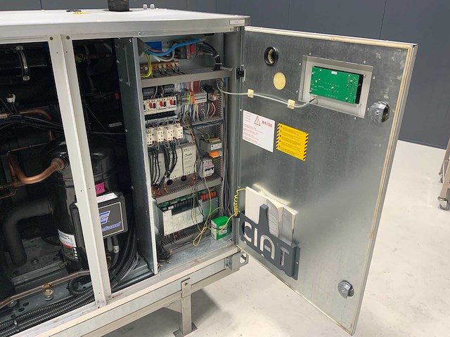 2008 dynaciat lg lgp 600v chiller (c) - afbeelding 8 van  10