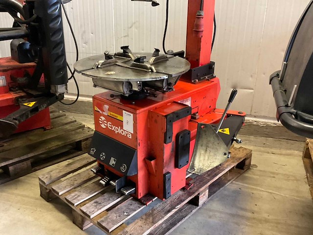 2008 explora boxer a22-20 banden de-en montageapparaat - afbeelding 2 van  8