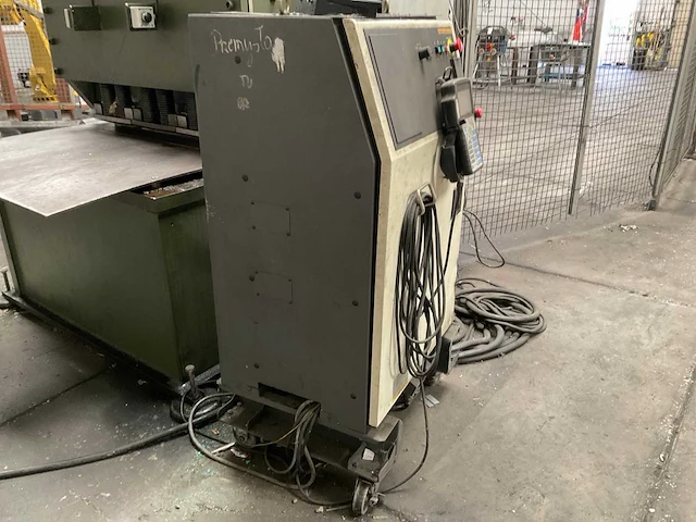 2008 fanuc r-2000ib 210f transportrobot - afbeelding 13 van  33
