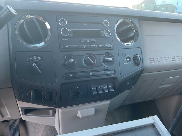 2008 ford f-350 xlt super duty ambulance bedrijfswagens - afbeelding 13 van  34