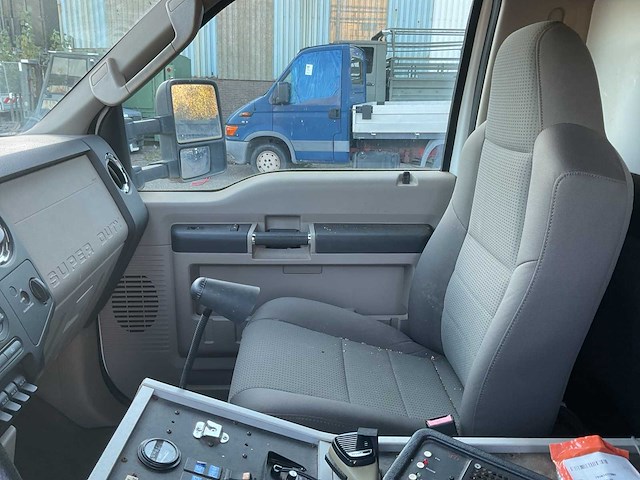 2008 ford f-350 xlt super duty ambulance bedrijfswagens - afbeelding 10 van  34