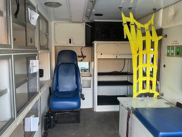 2008 ford f-350 xlt super duty ambulance bedrijfswagens - afbeelding 4 van  34