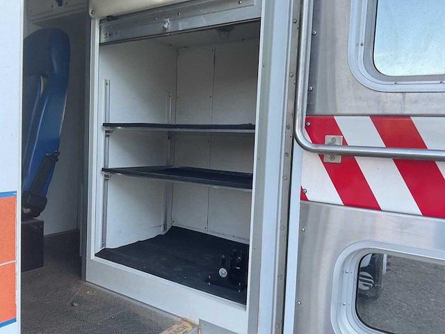 2008 ford f-350 xlt super duty ambulance bedrijfswagens - afbeelding 3 van  34