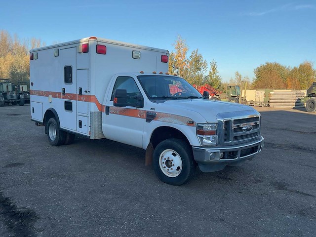 2008 ford f-350 xlt super duty ambulance bedrijfswagens - afbeelding 15 van  34