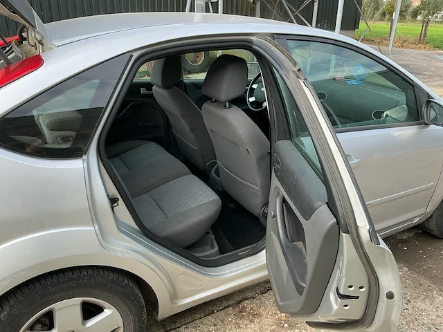 2008 ford focus 1.6-16v ambiente personenauto - afbeelding 9 van  17