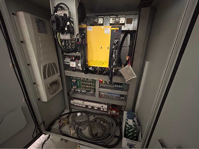 2008 ho chun v110f cnc universele machinecentrum - afbeelding 1 van  6