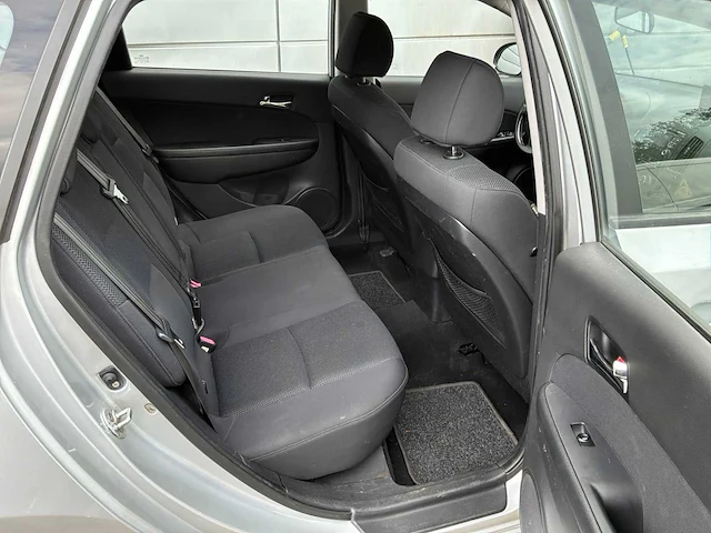 2008 hyundai i30 cw 1.6i dynamic personenauto - afbeelding 26 van  27