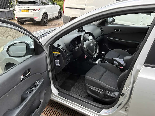 2008 hyundai i30 cw 1.6i dynamic personenauto - afbeelding 14 van  27