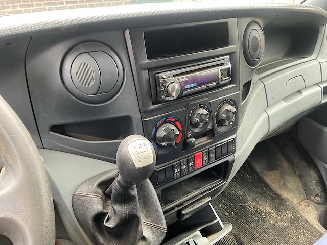 2008 iveco daily daily 29 l 12v 300 h2 l bedrijfswagen l1h1 - afbeelding 11 van  29