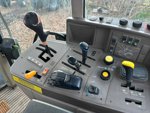 2008 john deere 6330 pq vierwielaangedreven landbouwtractor - afbeelding 3 van  11