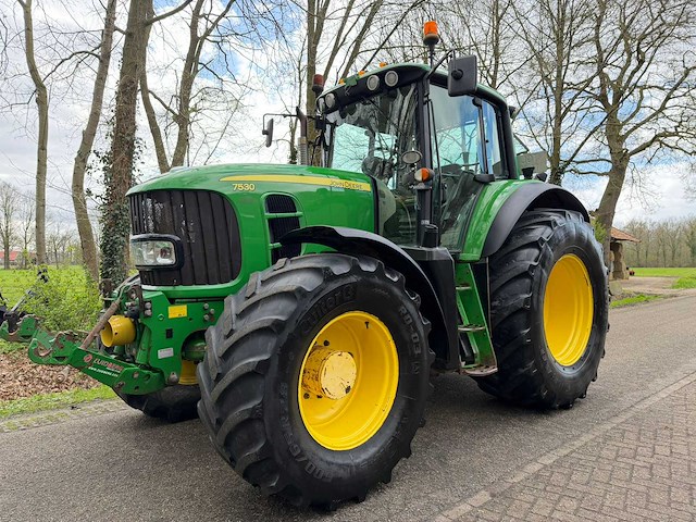 2008 john deere 7530 vierwielaangedreven landbouwtractor - afbeelding 1 van  13