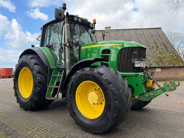 2008 john deere 7530 vierwielaangedreven landbouwtractor - afbeelding 9 van  13