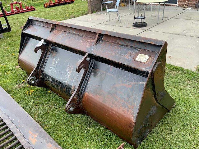 2008 komac bs045-az150 dichte bak - afbeelding 1 van  2