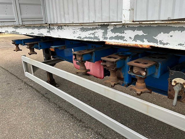 2008 krone sd27 container chassis met 40ft container - afbeelding 13 van  29