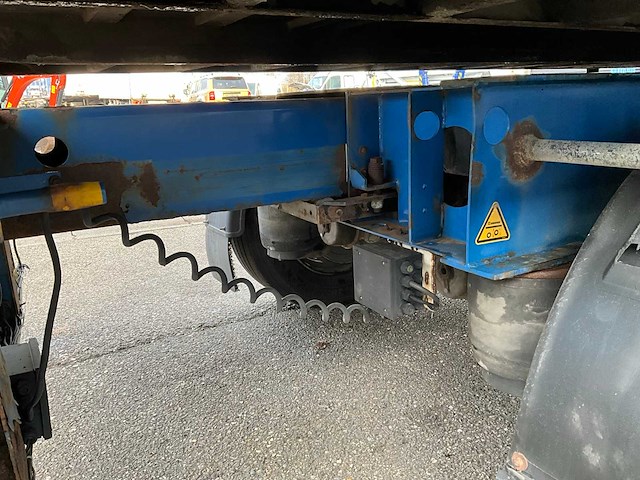2008 krone sd27 container chassis met 40ft container - afbeelding 15 van  29