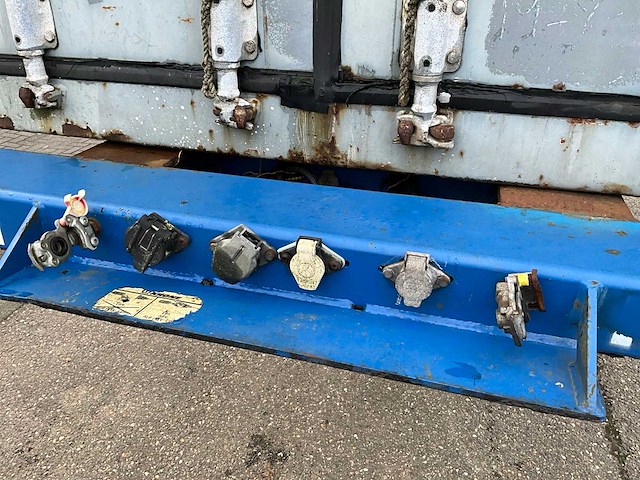 2008 krone sd27 container chassis met 40ft container - afbeelding 18 van  29