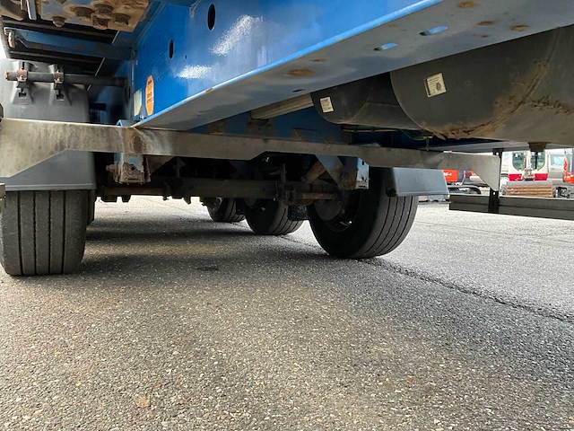 2008 krone sd27 container chassis met 40ft container - afbeelding 8 van  29