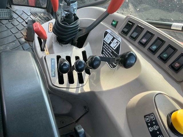 2008 kubota m9540h-c vierwielaangedreven landbouwtractor - afbeelding 41 van  58