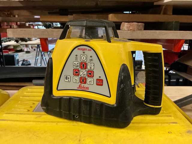 2008 leica rugby 200 bouwlaser met statief - afbeelding 1 van  4