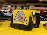 2008 leica rugby 200 bouwlaser met statief - afbeelding 1 van  4