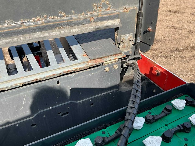 2008 linde p250 industriële trekker - afbeelding 29 van  37