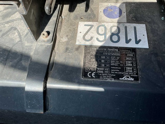 2008 linde p250 industriële trekker - afbeelding 31 van  37