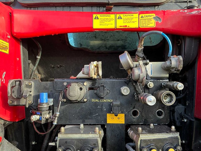 2008 massey ferguson - 8470 dyna vt - vierwielaangedreven landbouwtractor - afbeelding 9 van  42