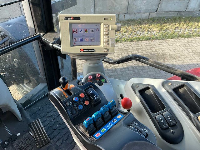 2008 massey ferguson - 8470 dyna vt - vierwielaangedreven landbouwtractor - afbeelding 16 van  42