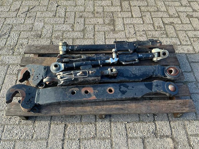 2008 massey ferguson - 8470 dyna vt - vierwielaangedreven landbouwtractor - afbeelding 29 van  42